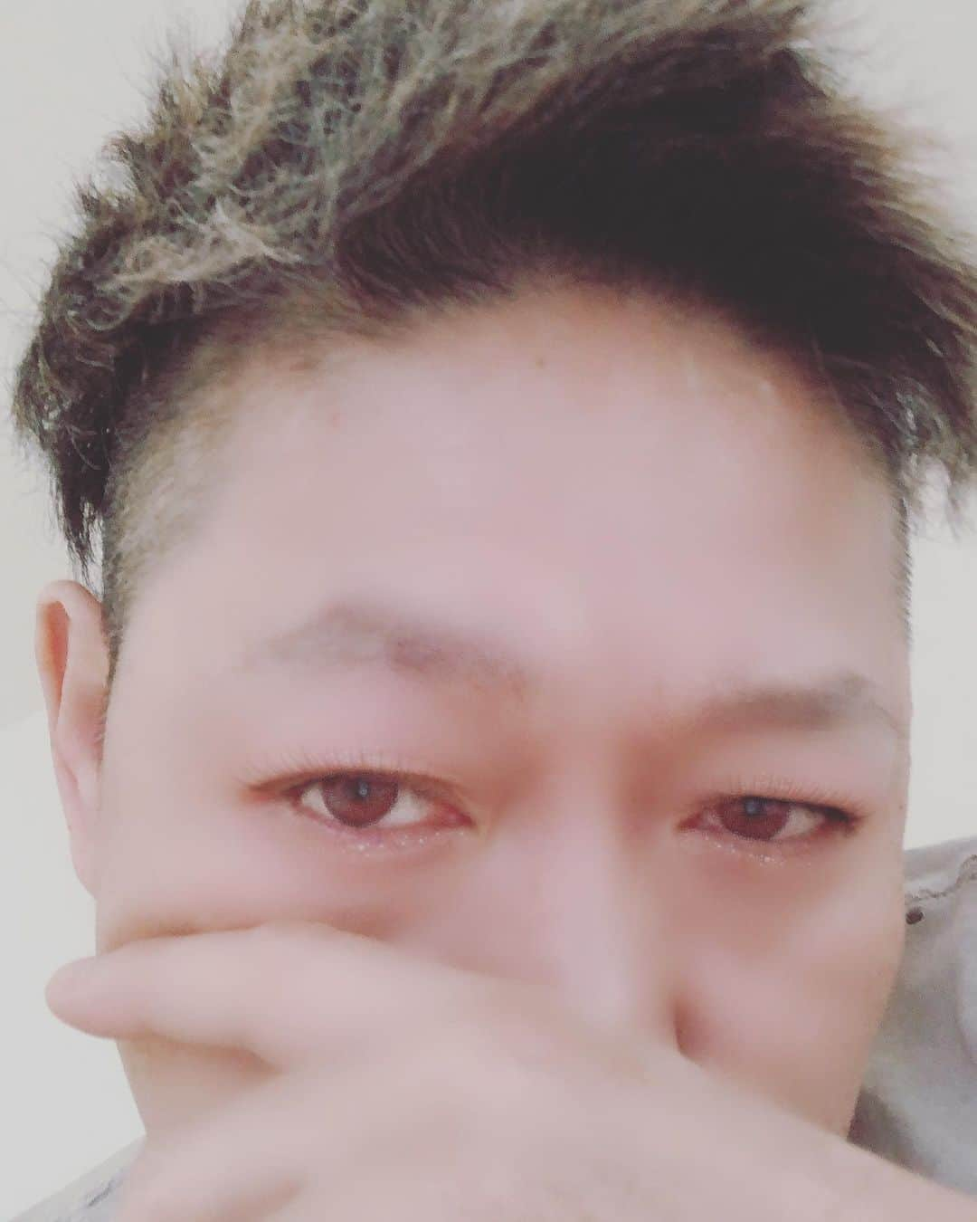 長与千種さんのインスタグラム写真 - (長与千種Instagram)「昼は  眠い❗️ まもなくリモートミーティングが始まります。  さぁー頭フル回転」6月18日 12時35分 - chigusanagayo