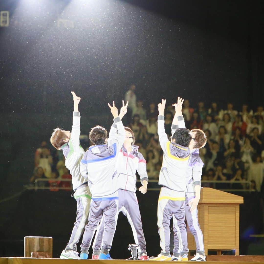 嵐（ARASHI）さんのインスタグラム写真 - (嵐（ARASHI）Instagram)「2014年に開催された「嵐のワクワク学校2014〜友情がもっと深まるドーム合宿〜」を#スローバックサーズデー ！ We had some extra members at 2014's WAKU-WAKU GAKKO! 🐑🐑🐑 #Throwback #嵐 #ARASHI」6月18日 12時47分 - arashi_5_official
