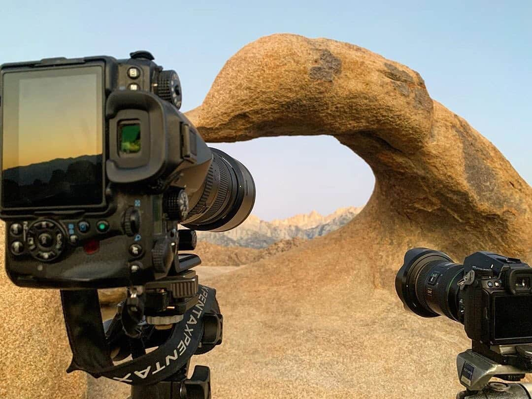 Ricoh Imagingさんのインスタグラム写真 - (Ricoh ImagingInstagram)「Posted @withregram • @kerrickjames5 Dawn shoot with Pentax K-1 MkII and K3II at Mobius Arch, Alabama Hills, California. #ricohusa #ricohimaging #pentaxiansunite」6月18日 4時33分 - ricohpentax