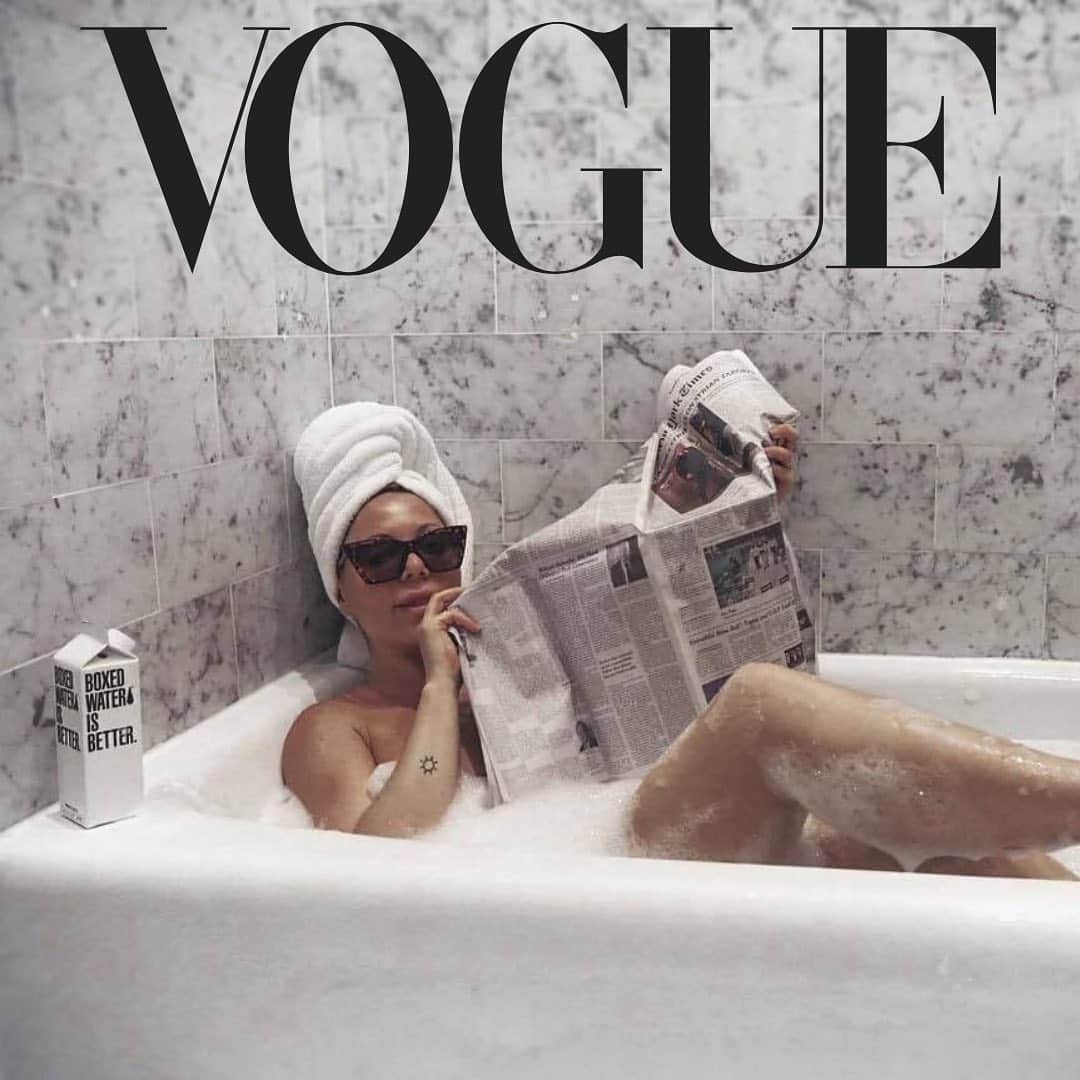 BoxedWaterさんのインスタグラム写真 - (BoxedWaterInstagram)「We couldn’t help but join in on the fun and recreate this amazing #VogueChallenge started by @itssalmanoor! 🤩 Swipe to see some of our favorite influencers and photographers who make us look front cover ready everyday ✨ See the video on our story 👀」6月18日 5時14分 - boxedwater