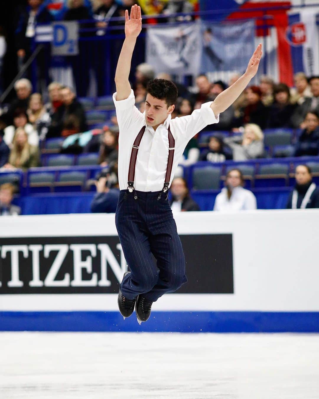 ハビエル・ラジャのインスタグラム：「⛸🏳️‍🌈 I’ll be sharing my story and talk about Skate Proud  A recently launched platform that unites the LGBTQ+ Figure Skating Communtiy making a positive change in sport  Don’t miss out 👇  THURSDAY June 18 00.00 TOKYO 🇯🇵 5pm MADRID 🇪🇸 CEST 11am TORONTO 🇨🇦 ET  Follow 👉 @skateproud」