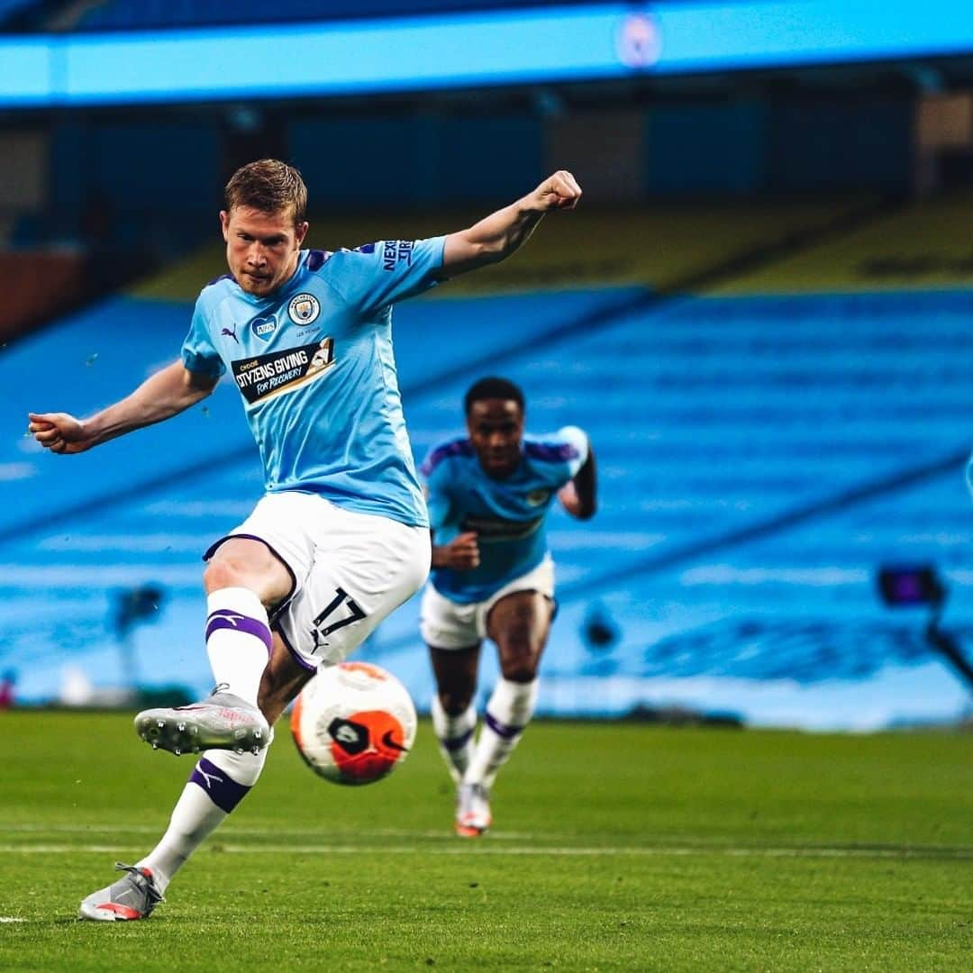 マンチェスター・シティFCさんのインスタグラム写真 - (マンチェスター・シティFCInstagram)「A goal and an assist so far... just KDB things 🔥⁣ ⁣ #ManCity」6月18日 5時35分 - mancity