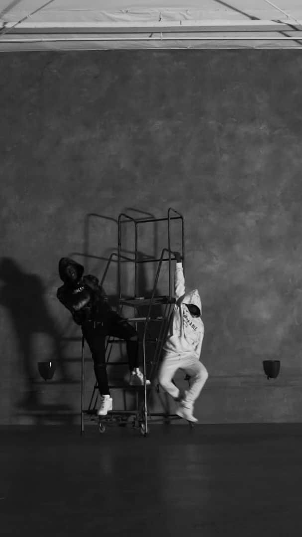 Lil Buckのインスタグラム：「From Ashes to Dust, We Rise Together; UN•BREAK•A•BLE @steveaoki @dimmak @dimmakcollection. . . .  Movement Artist  @mylesyachts @lilbuckdalegend . .  Directed by @anthony_cabaero . . DOP @juliandakdouk  #MemphisJookin @memphisjookin」
