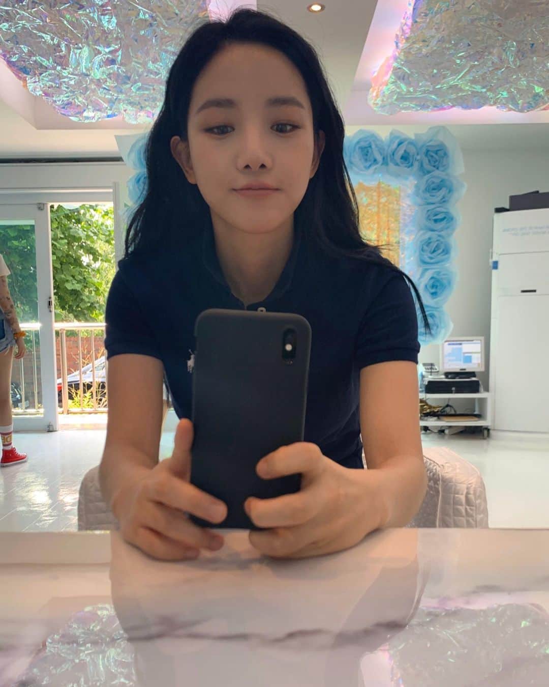 キム・ボヒョンのインスタグラム：「안녕 얘두라? 오랜만에 셀카 좀 찍어봤옹 짠🤗」