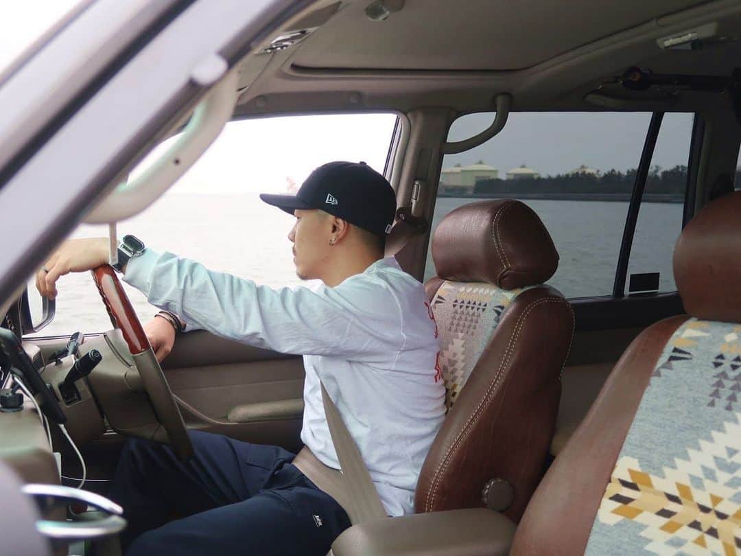 野中泰輔のインスタグラム：「I like driving 🚙  #bboytaisuke #redbull #g_shock  #makavelic #ozracing #puma #newerajapan #reiginal #thefloorriorz #ftheb @flex_dream @flexdream_landcruiser @fdcamp.jp #pendleton」