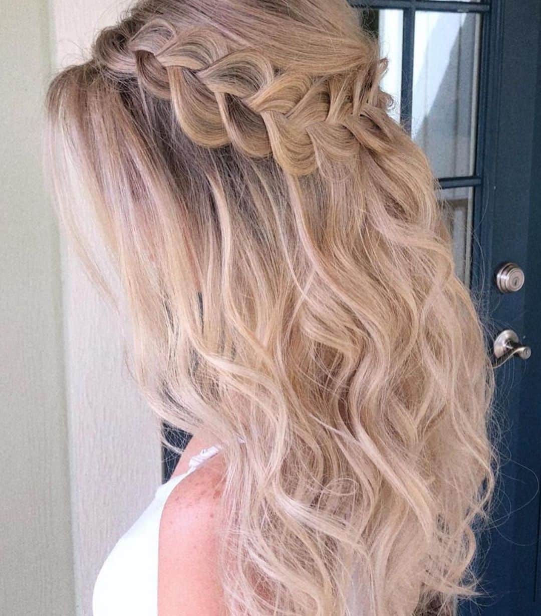 I N S T A B R A I Dのインスタグラム：「1 braid featured on light & dark hair! 💕」
