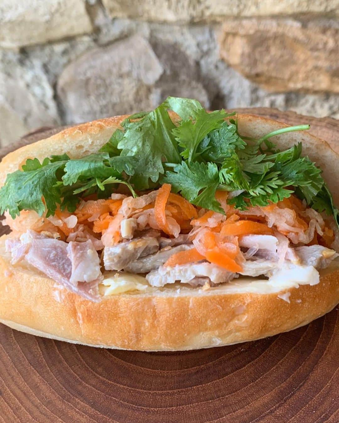 丘の上のパン屋 のグルメインスタ