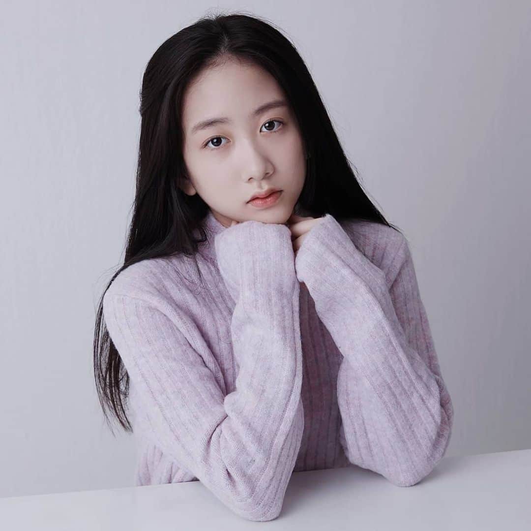 イ・チェミのインスタグラム：「오늘은 #보라보라해💜」