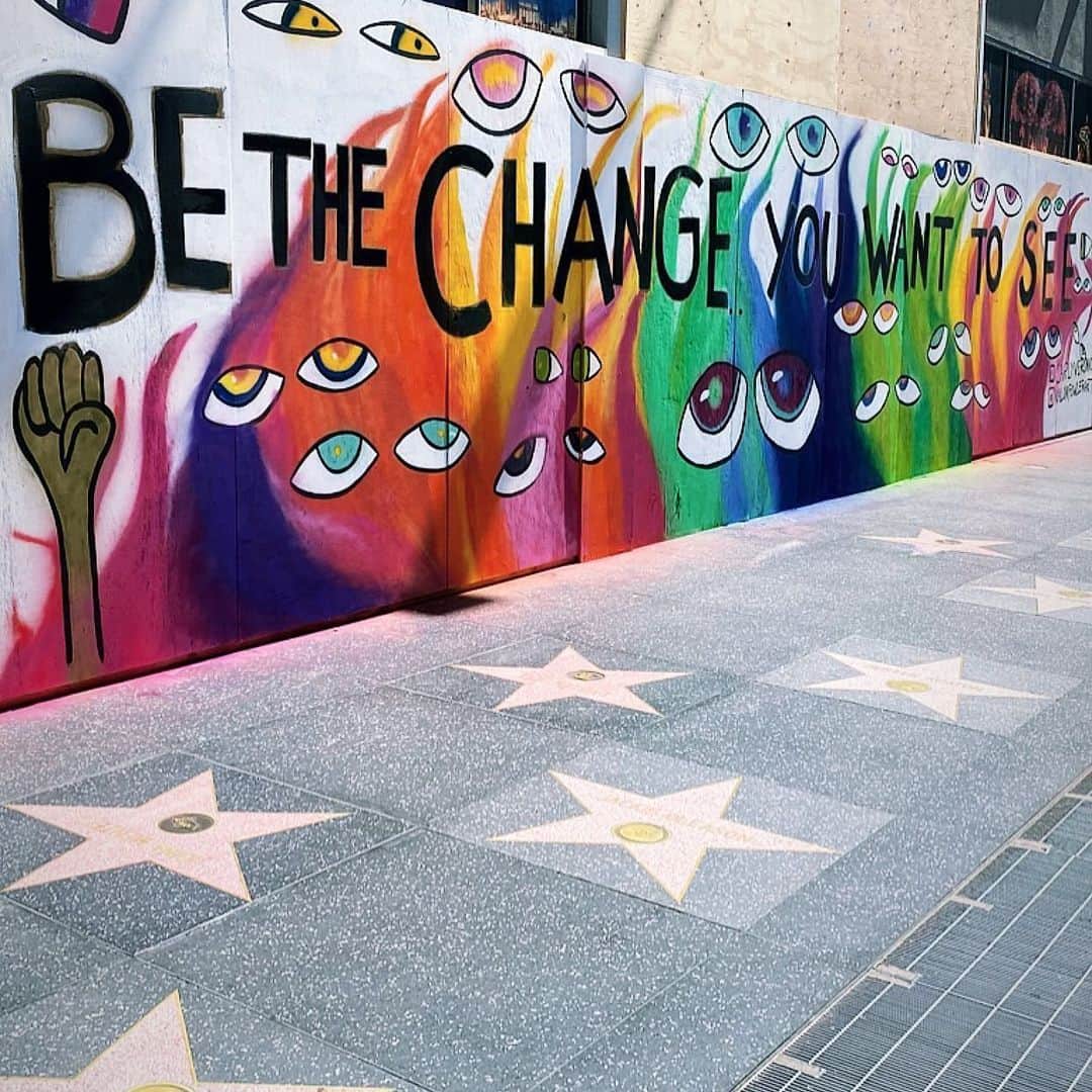 ジェシカ・ゾアのインスタグラム：「❤️🧡💛💚💙💜🖤🤍🤎」
