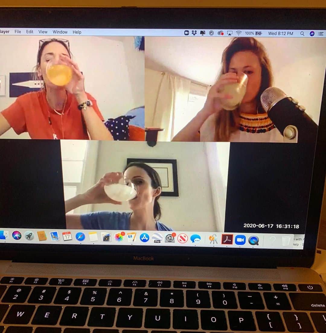 クレア・コフィーのインスタグラム：「Zoom Happy Hour or Grimm Podcast? #comingsoon #quarantinedreams @nbcgrimm @peacocktv」