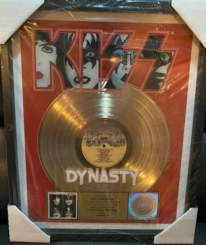KISSさんのインスタグラム写真 - (KISSInstagram)「#CollectingKISS! Paul 'Blair' Christine just added the Dynasty, Unmasked, & Creatures Of The Night gold awards to his #KISS collection.  Get the KISS RIAA awards in our official shop at KISSOnline.com.」6月18日 9時24分 - kissonline