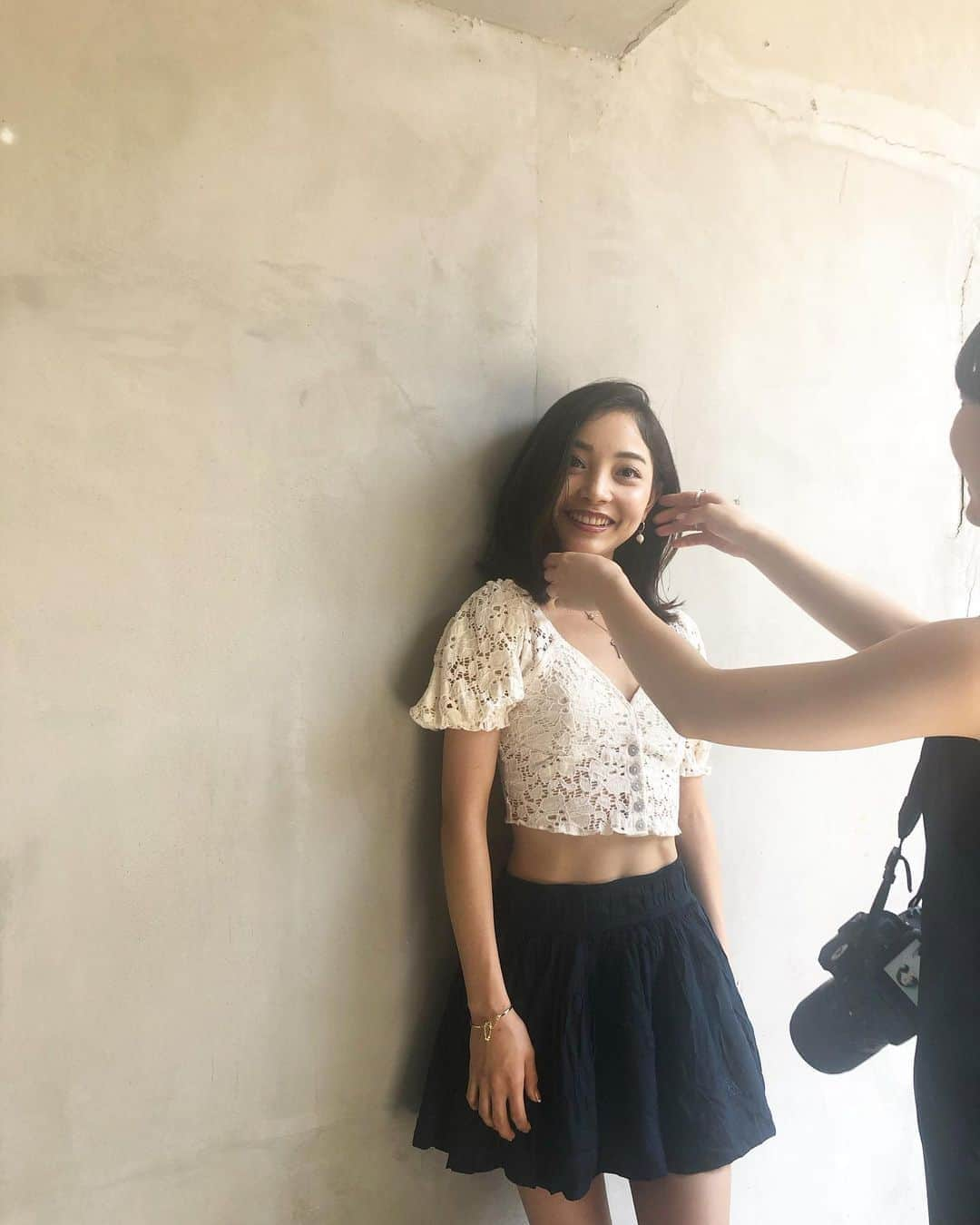 中野怜美さんのインスタグラム写真 - (中野怜美Instagram)「Behind the scenes 🤍 #tblastsummer ﻿ ﻿ 早く美容院に行って、髪の毛綺麗にしてもらいたいなぁ💇🏻‍♀️💕」6月18日 9時34分 - reminakano