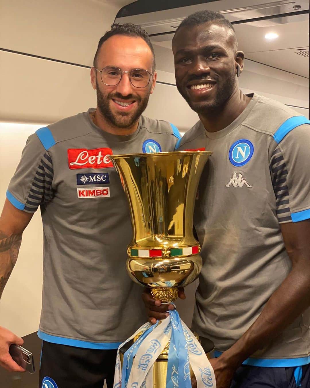 ダビド・オスピナのインスタグラム：「Campioni // Champions 🏆🇮🇹 @kkoulibaly26」