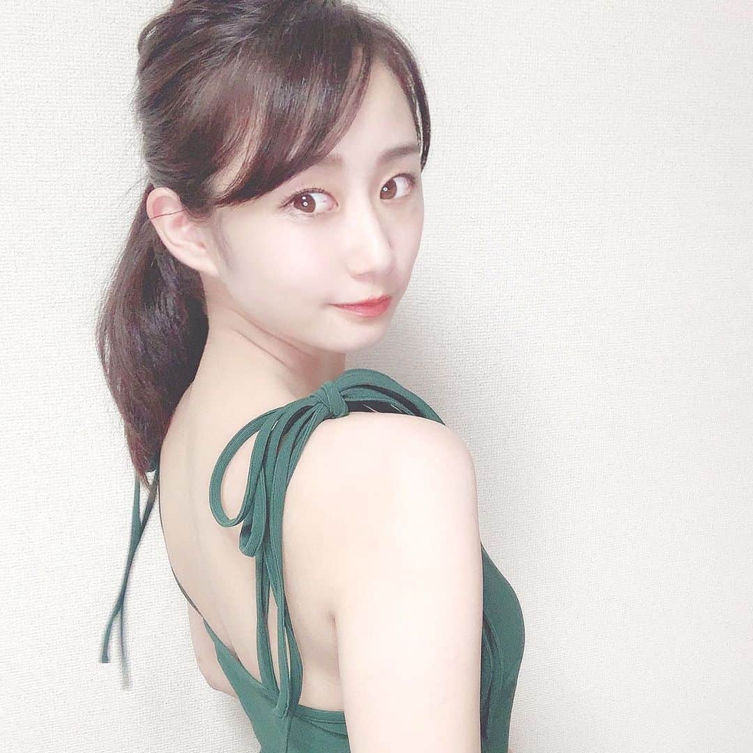 筒井萌子のインスタグラム：「* @rosary.moon のワンピース◡̈♥︎ greenは持ってなかったから新鮮𓂃٭ パット入りだから安心して可愛く着れる˘˘̥♡ 肩のリボンも最高に可愛い〜♪ ・ #筒井萌子 #女優 #actress #モデル #model #岡山  #shooting #instagood #instalike #converse #撮影 #followme #instalike #ゴルフ #ゴルフ女子 #ゴルフコーデ #골프 #좋아요반사 #좋아요그램 #좋아요환영 #데일리그램 #패션 #오오티디 #카페」