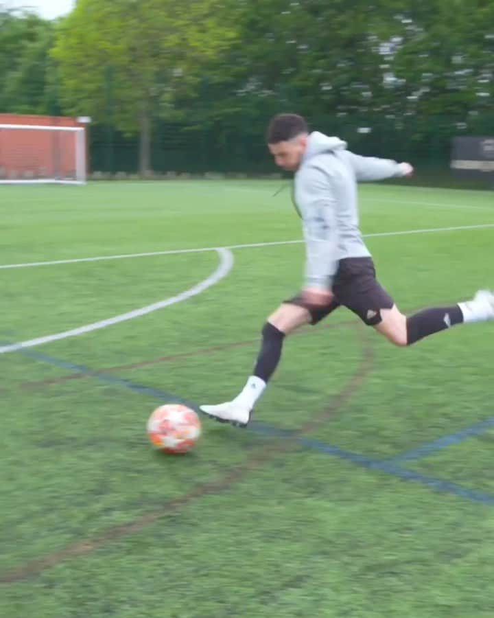 F2Freestylersのインスタグラム：「I still lose sleep over this...😩💔 Did it cross the line? YES ✅ or NO ❌ COMMENT BELOW! ⬇️」