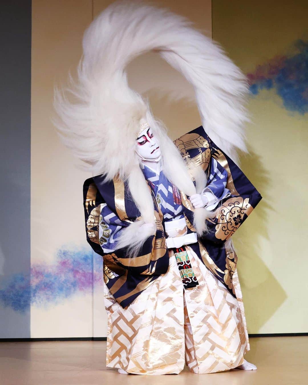 尾上菊之助さんのインスタグラム写真 - (尾上菊之助Instagram)「.﻿ 2020年3月14日（土）に東京国立博物館平成館で収録しました日本博特別公演「日本の音と声と舞」のテレビ放送が決まりました。﻿ ﻿ 私は第二部　歌舞伎『石橋』に出演しております。﻿ ﻿ 今週の土曜日のお昼です。ぜひご覧ください。﻿ ﻿ ﻿ 日本博特別公演「日本の音と声と舞」﻿ 2020年6月20日(土)﻿ 12:00～13:24﻿ ＢＳ日テレ﻿ ﻿ 民放テレビ局連携公式ポータルサイト「TVer」での配信もあるようです。﻿ #日本博　#BS日テレ」6月18日 22時13分 - onoekikunosuke