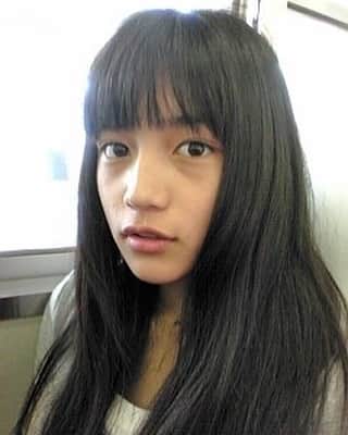 川口春奈さんのインスタグラム写真 - (川口春奈Instagram)「13歳くらいかな。肌が真っ黒でした。」6月18日 20時45分 - haruna_kawaguchi_official