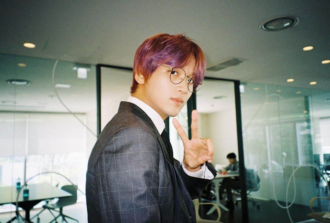 NCT 127さんのインスタグラム写真 - (NCT 127Instagram)「👔💜✌️ - https://youtu.be/-rx4mdthI4A  #NCT127 #Punch #OFFICE_FINAL_ROUND #NeoZone_TheFinalRound」6月18日 21時00分 - nct127