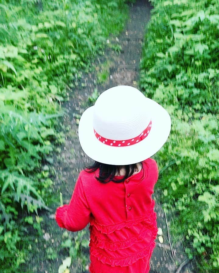 有坂美香のインスタグラム：「in tune with nature 🌱  #ツルビマカタマゴちゃん #karuizawa」