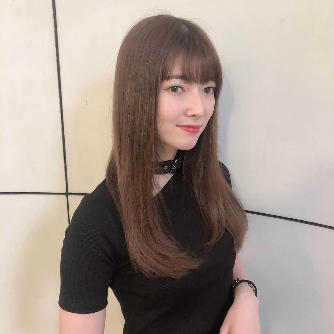 日下部美愛のインスタグラム：「仕事前にlewinさんに！ 美髪改善をして頂いたの〜〜 髪の毛がとぅるとぅるになった、、最高、、 中野さん今日も楽しかったです、ありがとうございました🤍🤍 . . . #hair #fashion #makeuptutorial #makeupartist  #instagood #photo #Japan #me #selfie  #instafashion #body #bodymake  #맞팔 #사진 #데일리 #데일리룩 #인스타사진 #인스타그램 #일본인」