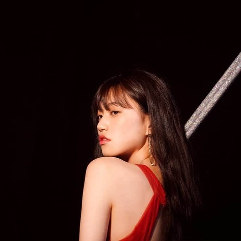 キム・ドヨンさんのインスタグラム写真 - (キム・ドヨンInstagram)「Genie Behind」6月18日 21時28分 - weme.doyeon