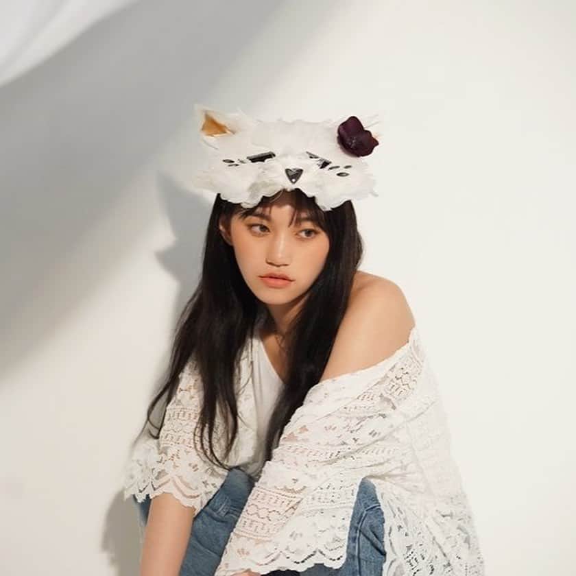 キム・ドヨンさんのインスタグラム写真 - (キム・ドヨンInstagram)「Genie Behind」6月18日 21時28分 - weme.doyeon