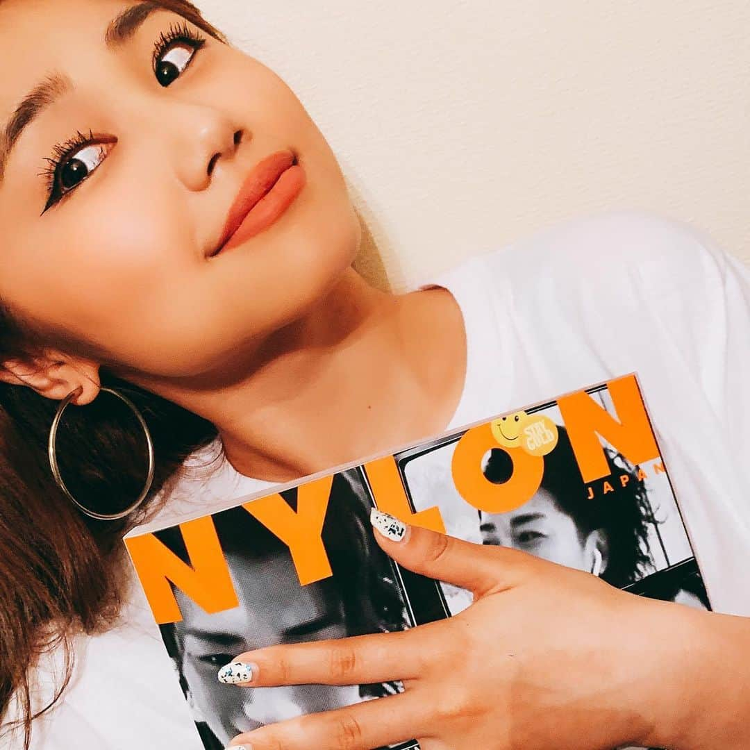 RIRIのインスタグラム：「NYLON 7月号❤️ 「Now And Forever」企画のコラボTシャツとトートバックもあるからぜひチェックしてみてね👗🛍 https://www.nylon.jp/NOWANDFOREVER  #nylon #nylonjapan #nowandforever #7月号 #コラボtシャツ #コラボトートバッグ #riri」