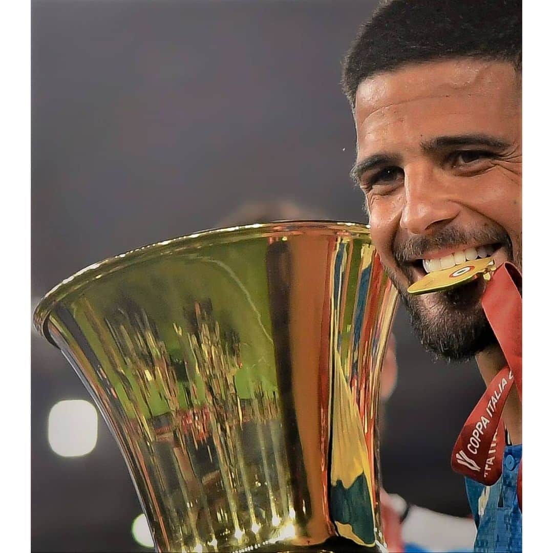 UEFAチャンピオンズリーグさんのインスタグラム写真 - (UEFAチャンピオンズリーグInstagram)「🤔 How far will Napoli go in #UCL this season?⁣ ⁣ 🔵 Two-time Coppa Italia winner Lorenzo Insigne 🏆🏆」6月18日 21時49分 - championsleague
