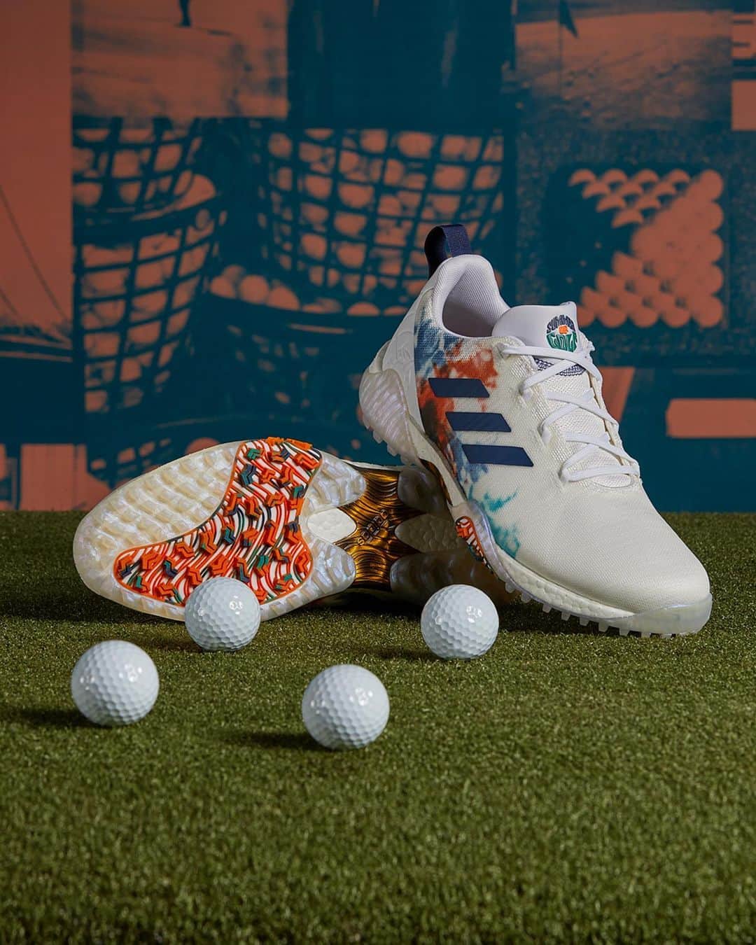 adidas Golfさんのインスタグラム写真 - (adidas GolfInstagram)「✌️ ❤️ ⛳️ #CODECHAOS Summer of Golf Edition Inspired by San Francisco’s 1967 ”Summer of Love,” come as you are to a Summer of Golf. Drops globally June 20th ☀️」6月18日 22時01分 - adidasgolf