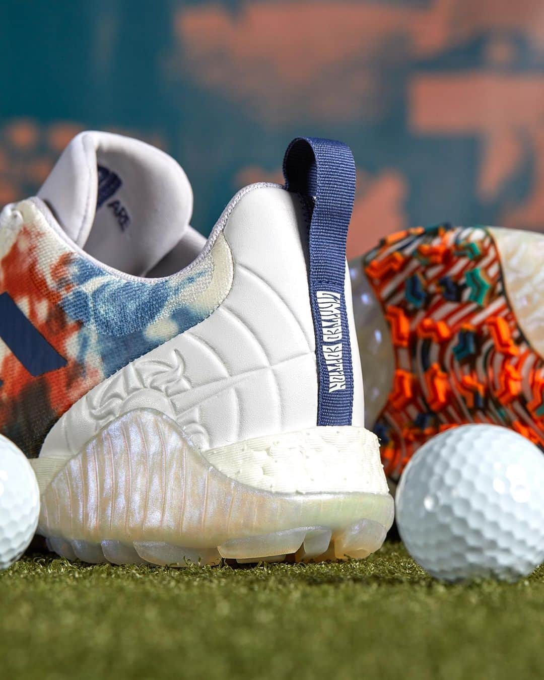 adidas Golfさんのインスタグラム写真 - (adidas GolfInstagram)「✌️ ❤️ ⛳️ #CODECHAOS Summer of Golf Edition Inspired by San Francisco’s 1967 ”Summer of Love,” come as you are to a Summer of Golf. Drops globally June 20th ☀️」6月18日 22時01分 - adidasgolf