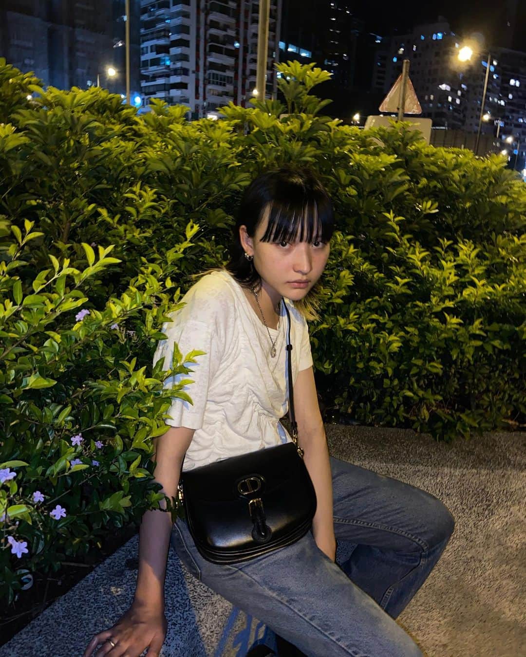 ハンナ・チャンのインスタグラム：「🖤 @Dior #Dior #DiorBobby #DiorFall20」