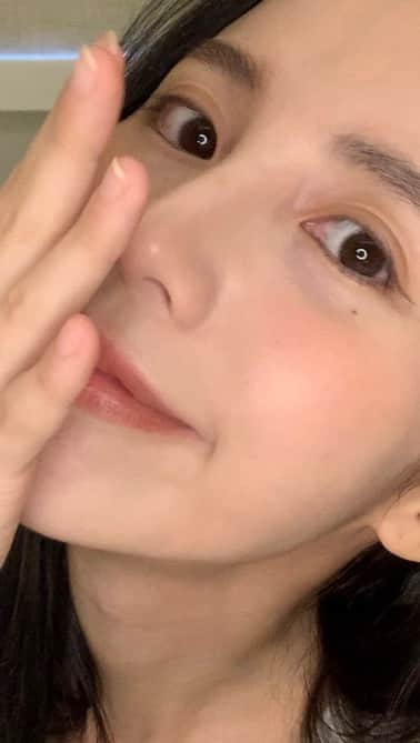 チャン・チュンニンのインスタグラム：「我的日常妝容 超詳細 初公開  第一次自己拍影片 好緊張 希望大家會喜歡」