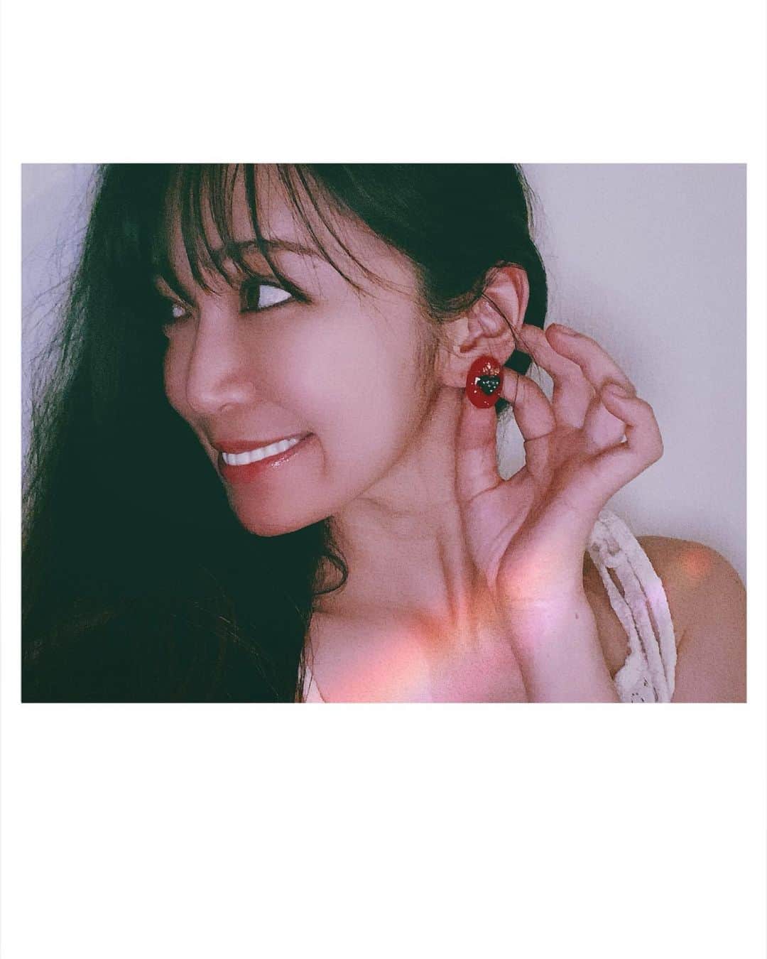 DJ mariennuさんのインスタグラム写真 - (DJ mariennuInstagram)「@peppyfruits の美味しそうな❤️🍒ピアス😍 アクセントにすごく良き!! 白×デニムに相性良き!! 美味しそうでgirlyなデザインが好きな人は絶対Checkしてみてね❤️ #peppyfruits」6月18日 13時49分 - mariennu1202