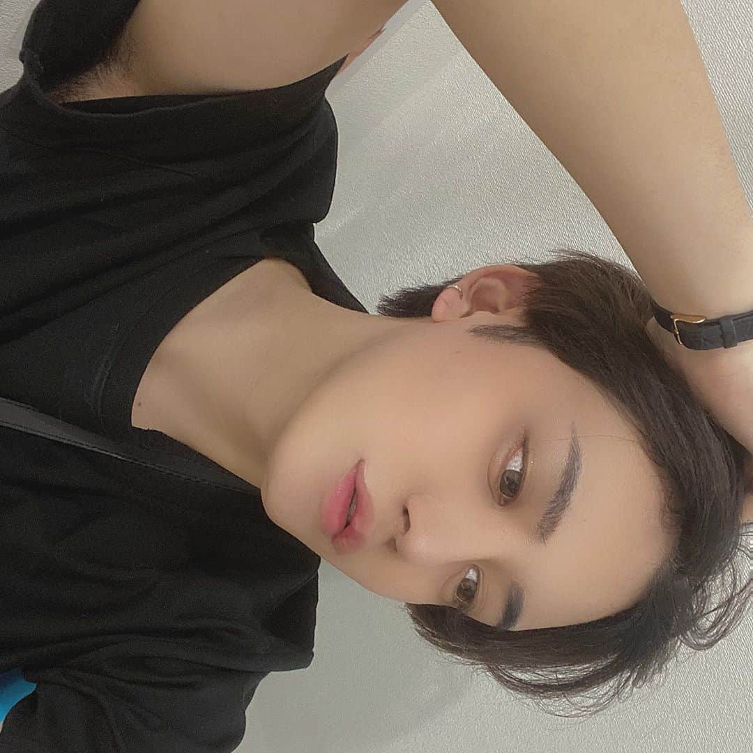 やっぴのインスタグラム：「自分の場合病まないコツは仕事と遊びの両立だった。バランスは難しいけれども何か一つに固執してるとよくない🤦‍♂️」