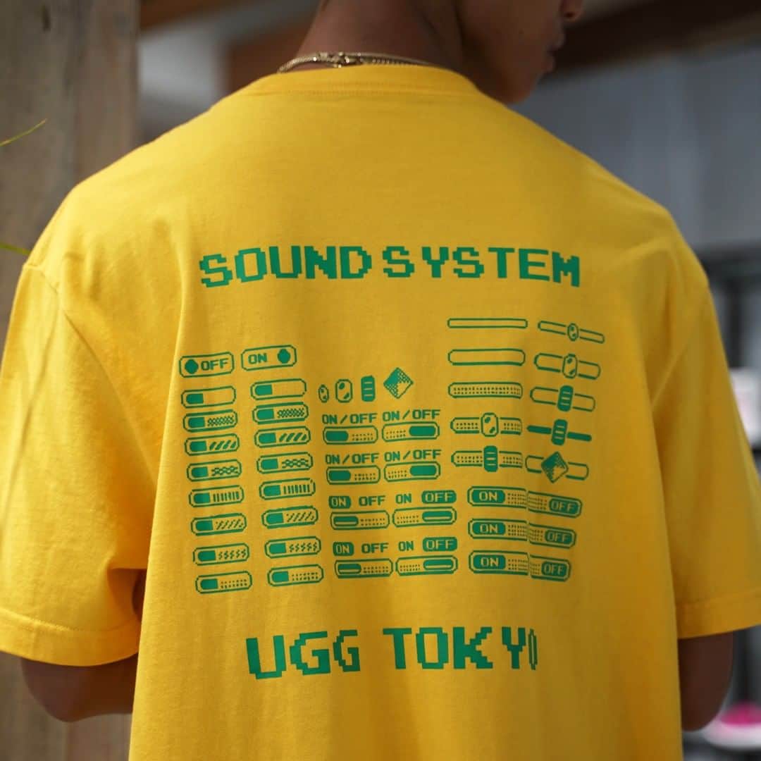 UGGさんのインスタグラム写真 - (UGGInstagram)「UGG@mos（アグアトモス）から、オリジナルアパレルコレクションがリリース！﻿ ﻿ サステイナブルマインドを踏襲したTシャツやショーツ、バンダナ柄のTシャツ、ミニスカート、CAPやバケットハットなど、多彩なアイテムがラインナップ。﻿ こちらの商品はUGG@mos、atmos各店限定販売。UGG@mos（アグアトモス）店舗、オフィシャルサイトともに先行予約中。﻿ ﻿ @ugg_atmos #uggatmos #アグアトモス #UGGJapan #atmos #スニーカーコーデ」6月18日 15時19分 - uggjapan