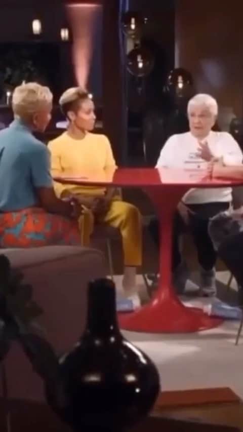 ジェシカ・バーチアーガのインスタグラム：「There’s one Race, The Human Race.  #JaneElliot @redtabletalk」