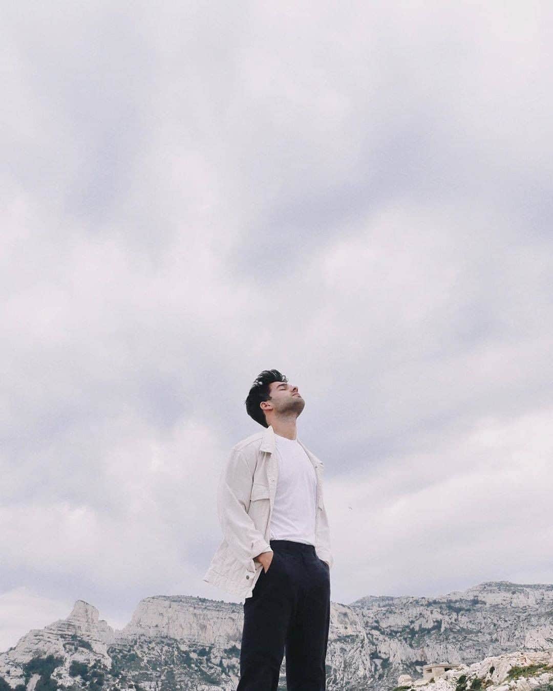 アメリカンビンテージのインスタグラム：「Free to take a breath. 📸 @manunoraced #americanvintage #SS20 #womenswear」