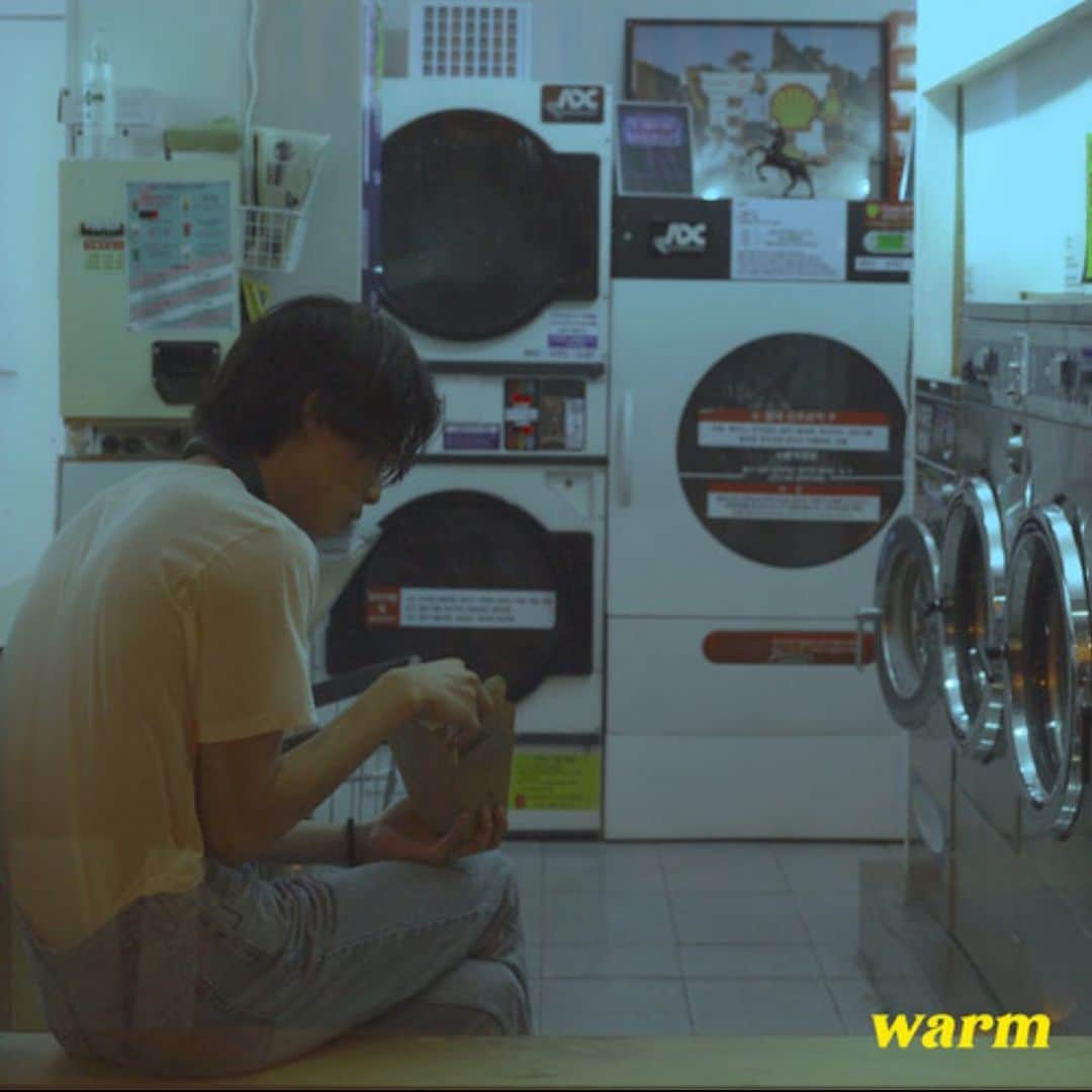 コ・ギョンピョのインスタグラム：「Warm- 정기고 🎶 @junggigo 👍🏻 우리 정기형 노래 🎶」