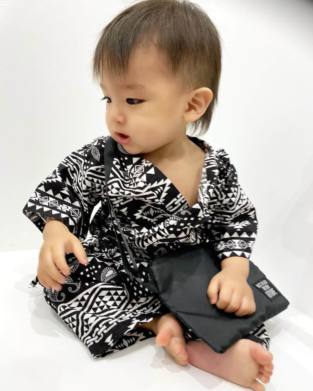 Momoeのインスタグラム：「母ちゃん今日は美容院の日💇‍♀️ 久しぶりのカラー💘2月ぶり💘 （セルフカラーだった） みよと離れて早30分...寂しい...🌵 . 📸しゅおばあちゃんに買ってもらった甚兵衛❤️ . . #happy #家事 #育児 #family #家族 #boy #smile #男の子 #息子 #code #love #lucky #kids #子供 #thankyou #宝物 #ベビー #fashion #follow #心 #縁 #パパ #ママ #家族写真 #男の子ママ #赤ちゃん写真 #photo #子育て #1歳 #flower」