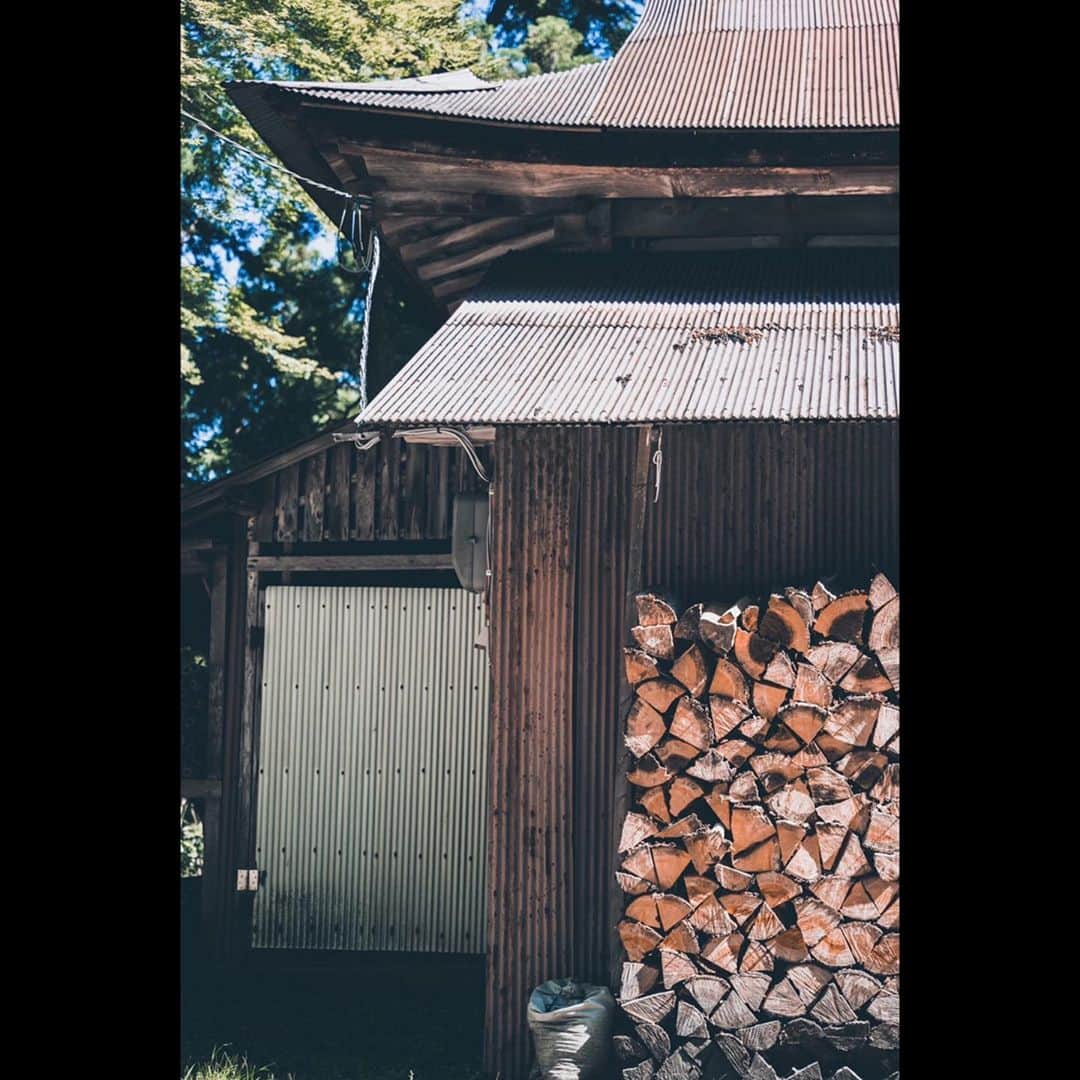 時任勇気さんのインスタグラム写真 - (時任勇気Instagram)「ニュージーランドいた時は薪たくさん割ってたけど並べたら映えるとは思わなかったな🇳🇿 #firewood#newzealand#japan#temple#naturephotography#naturelovers#landscape#tokīphoto」6月18日 16時57分 - tokito_yuki