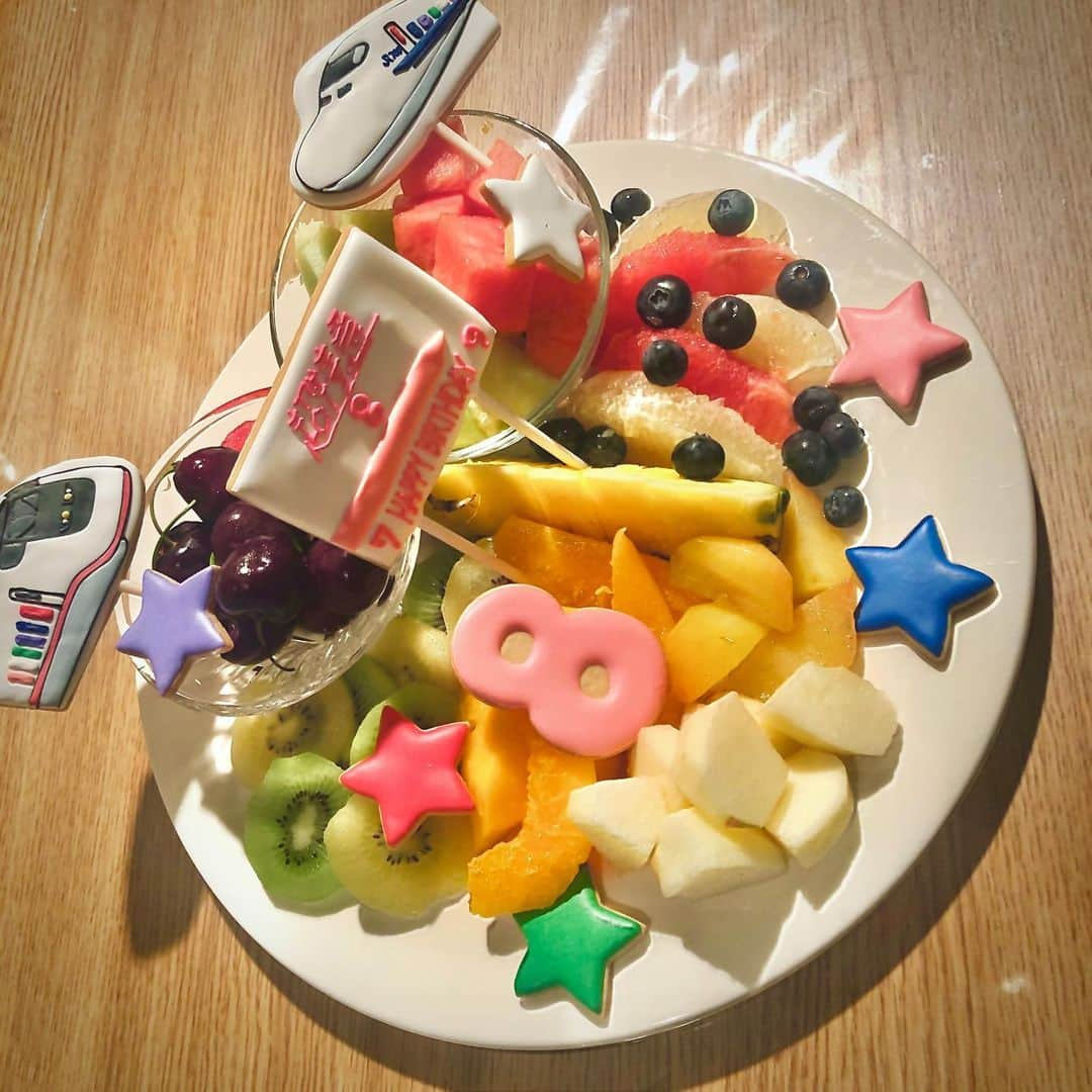 小笠原海さんのインスタグラム写真 - (小笠原海Instagram)「撮影でいただいた🍊🍉🍇🍓🍈🍒🍑🍍🥝 ありがとうございました🧚🏻‍♂️」6月18日 16時59分 - 927_kai