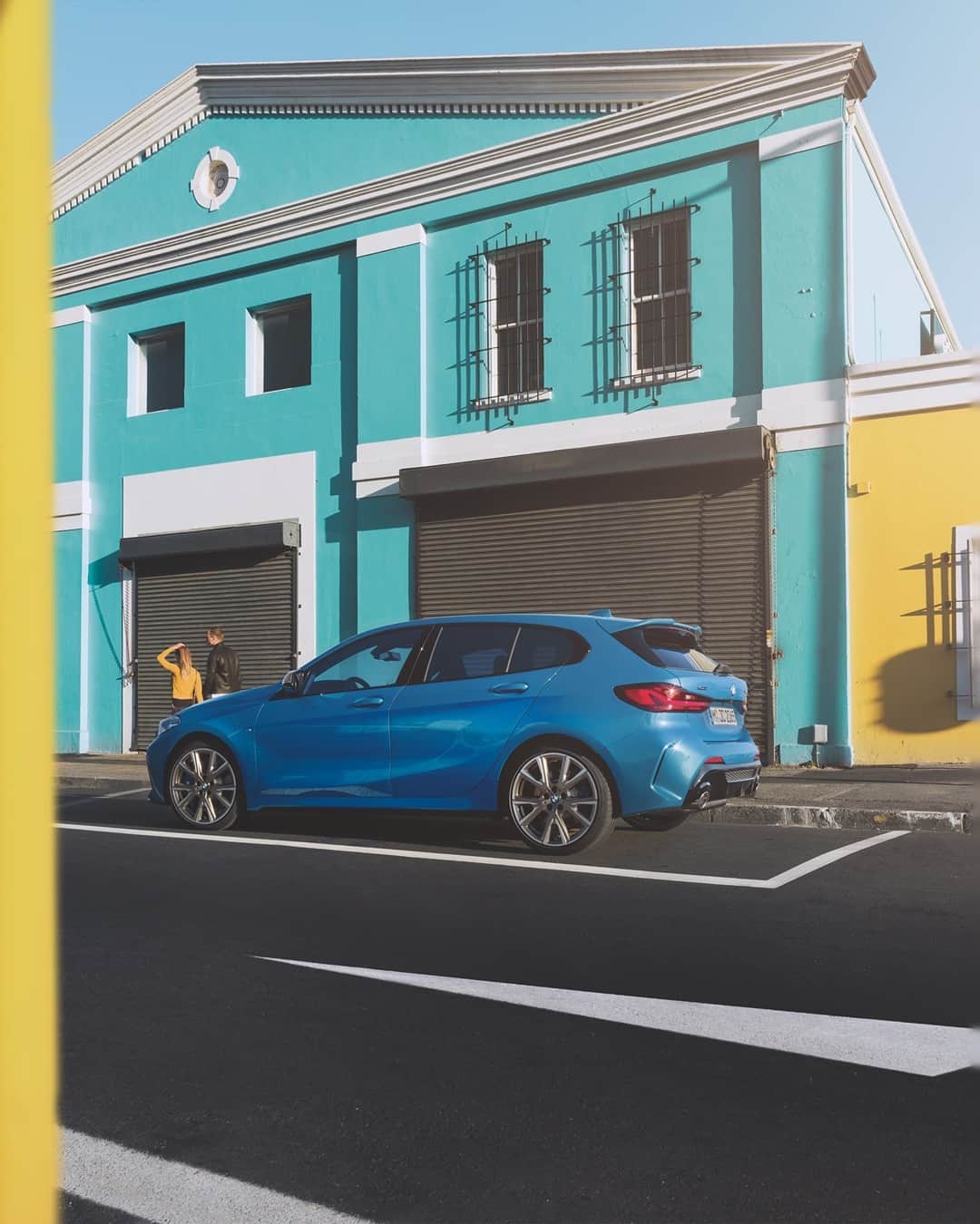 BMWのインスタグラム：「Refreshing design for busy mornings. #THE1 #BMW #1Series __ BMW M135i xDrive 5-door: Fuel consumption in l/100 km (combined): 7.1–6.8. CO2 emissions in g/km (combined): 162–155.  Further information: www.bmw.com/disclaimer. Acceleration (0-100 km/h): 4.8 s. Power: 225 kW, 306 hp, 450 Nm. Top speed (limited): 250 km/h.」