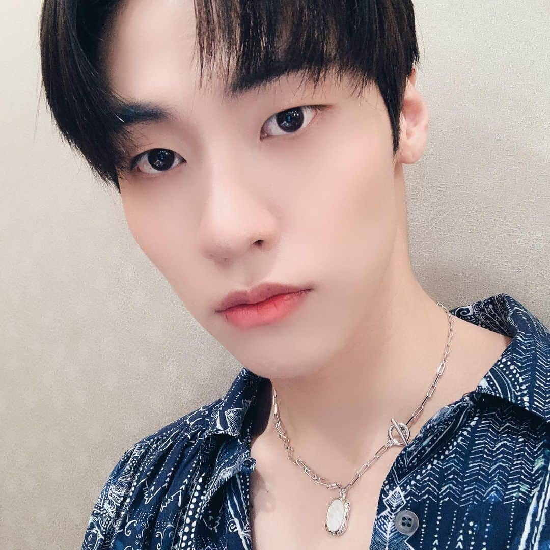 イ・スンヒョプ（N.Flying）さんのインスタグラム写真 - (イ・スンヒョプ（N.Flying）Instagram)「😐」6月18日 17時26分 - sssn9_zzzn9