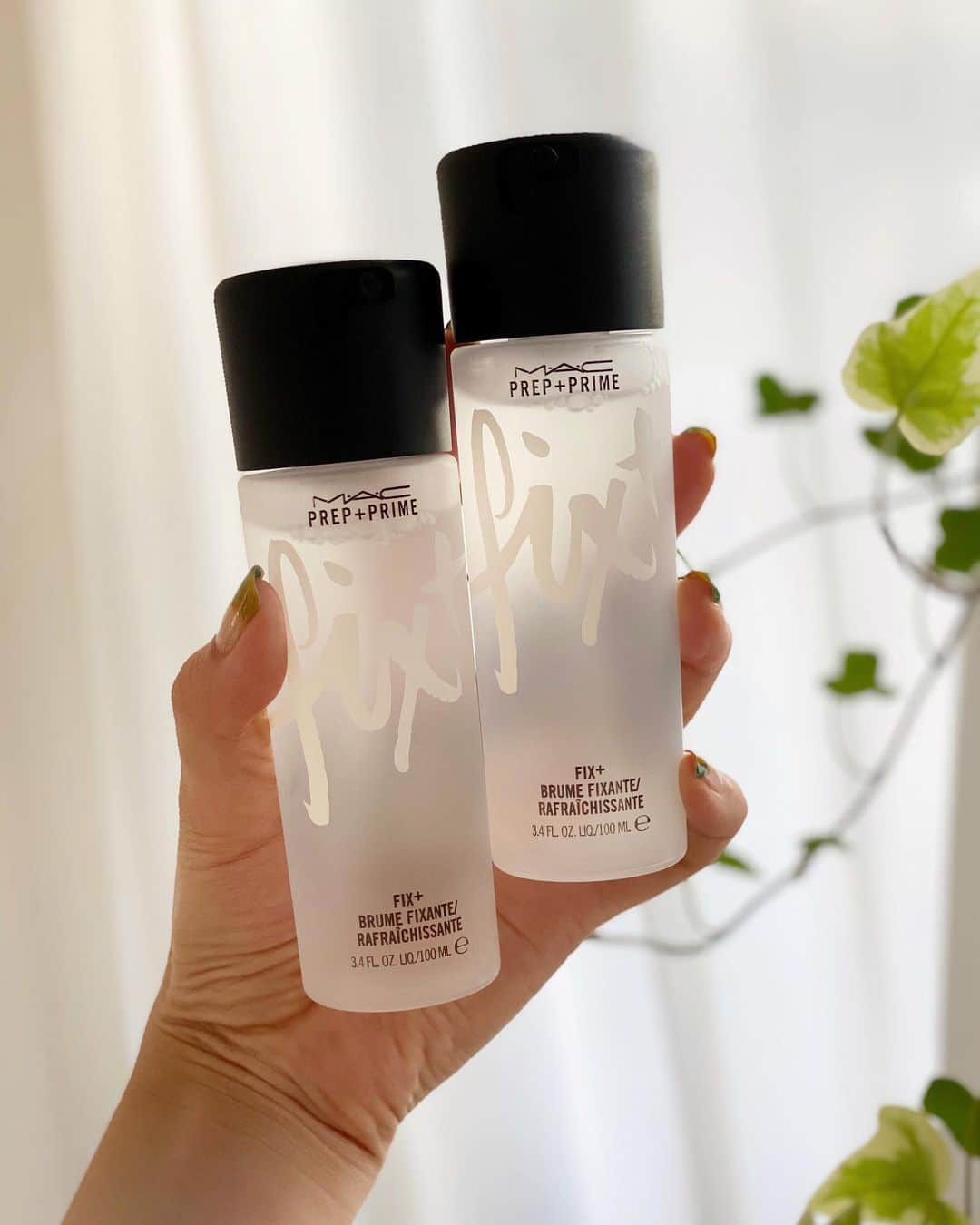 M∙A∙C Cosmetics Japanのインスタグラム：「【明日公式オンラインショップ限定発売】 夏メイクをもっと楽しむ！人気アイテムがお得に手に入る 限定キット2種が登場💄  ㅤ スプレータイプの化粧水「M∙A∙C プレップ プライム フィックス+」(100ml)のお得な2本セットで、メイク崩れと無縁のうるおい肌へ。 大人気のリップベース、リップスクラブに加え、ひと塗りでマットな仕上がりを実現するリキッドリップカラーのセットもあわせてチェックして✨  ㅤ  ㅤ ■画像1枚目 「M∙A∙C プレップ プライム フィックス+ キット」 (税込 5,170円) ・M∙A∙C プレップ プライム フィックス+ (100ml x 2)  ㅤ ■画像2枚目 「リップ キット: ニュートラル」 (税込 6,490円) ・M∙A∙C プレップ プライム リップ ・リップ スクラブシャス: キャンディード ネクター ・レトロ マット リキッド リップカラー:レディ ビー グッド *リップのカラーは画像3枚目をチェック👉  ㅤ ※6月19日(金) 午前10時 公式オンラインショップにて発売予定。システムの影響により、発売が多少前後する可能性がございます。何卒ご了承ください。  ㅤ ㅤ 【公式オンラインショップ限定特典】 ☑6月25日(木) 23:59まで全品送料無料！ ☑初回ご購入のお客様へ10% OFFクーポンをプレゼント（クーポンコードwelcome） ㅤ #MACCosmeticsJapan #MACCosmetics #MAC #MACコスメ #マックコスメ #コスメ #メイク #美容 #化粧品 #デパコス #コスメ部 #コスメマニア #コスメ好き #コスメ好きさんと繋がりたい #メイク好きな人と繋がりたい#夏メイク #夏コスメ #透明感 #お気に入りコスメ #限定コスメ #新作コスメ #MACリップ #ツヤ肌 #フィックスミスト」