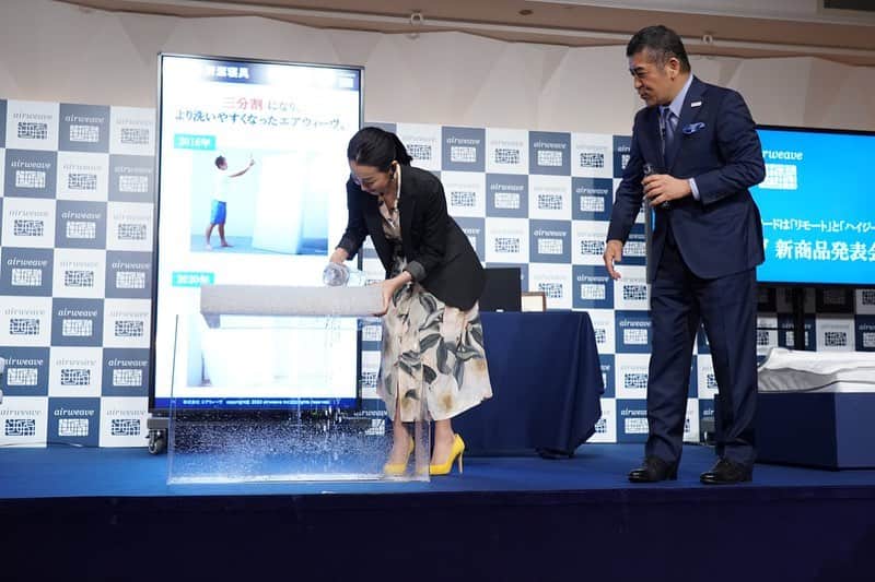 浅田真央さんのインスタグラム写真 - (浅田真央Instagram)「エアウィーヴさんの新商品発表会がありました。 3分割マットレスで洗えます。」6月18日 18時07分 - maoasada2509