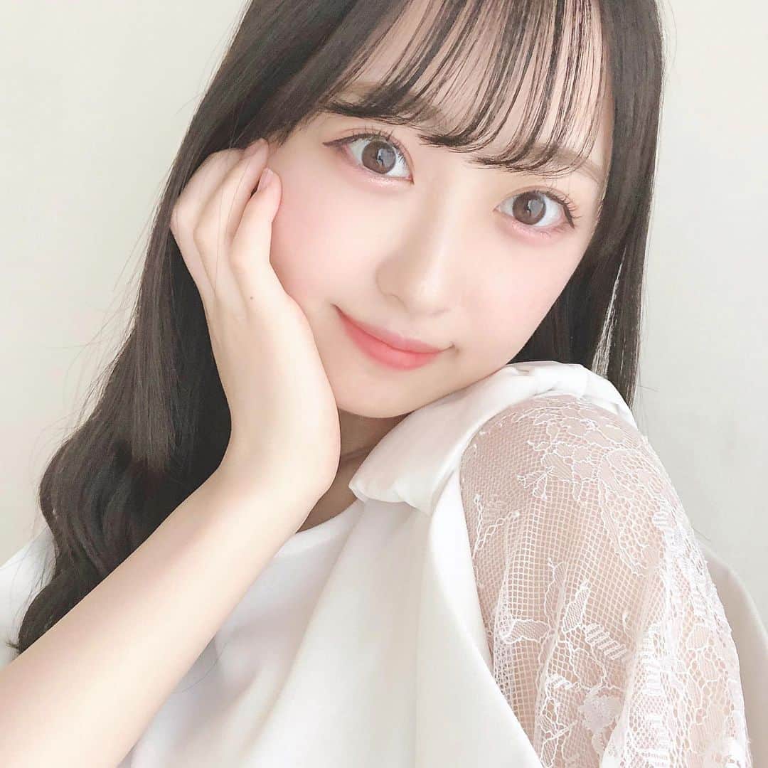 渡部愛加里さんのインスタグラム写真 - (渡部愛加里Instagram)「相変わらず蒸し蒸ししておりますねぇ〜☺︎﻿ ﻿ この季節は前髪が大変です🙂﻿ ﻿ ﻿ ﻿ 気圧で体調を崩しやすい季節ですね.﻿ みなさんも体調には気をつけてくださいね🥰！！！﻿ ﻿ ﻿ は〜早く会いたいねぇ﻿ ﻿ ﻿ #selfie #自撮り #ピンクメイク #followｍe」6月18日 18時34分 - akarin_1018