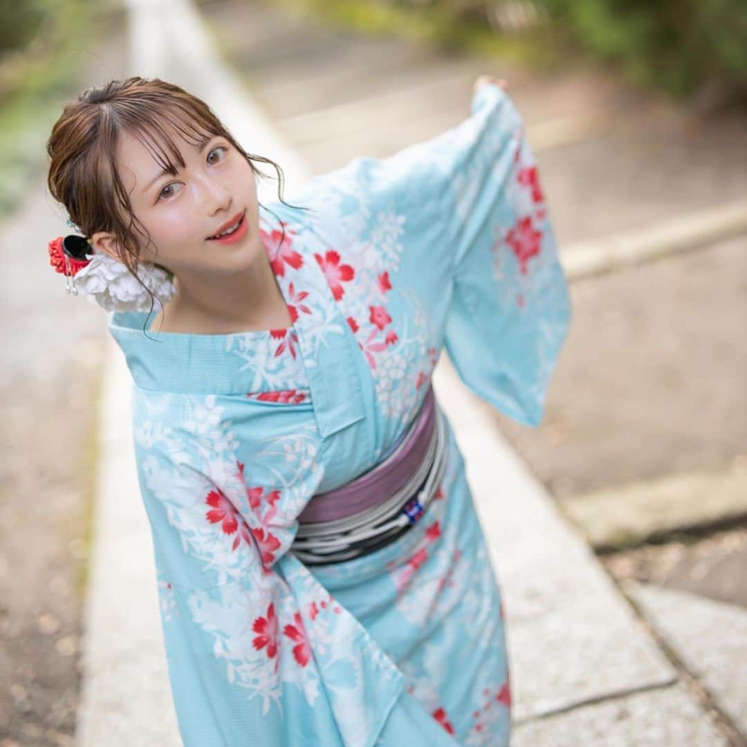 塚本美玲のインスタグラム：「浴衣ではしゃぐぅ〜﻿ ﻿ ﻿ ﻿ ﻿ ﻿ 浴衣　(@kamakura.kimono.kanon) photo by (@shin.photogram) ﻿ ﻿ #浴衣#浴衣女子#夏#ポートレート#撮影#portrait#yukata#summer#photography」