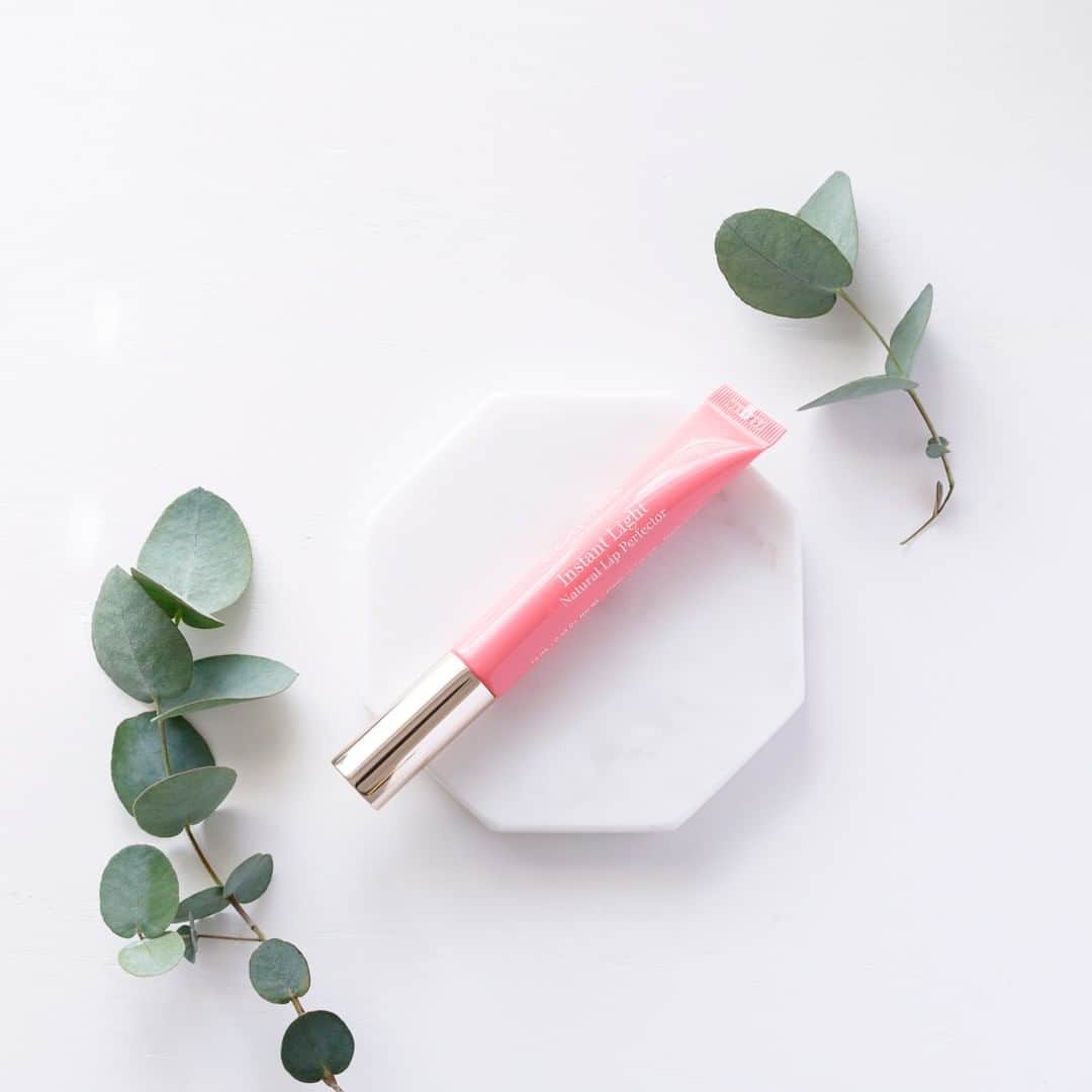 ClarinsUKさんのインスタグラム写真 - (ClarinsUKInstagram)「Experience the lusciously smooth, shiny and fuller lips you've always dreamed of with our Instant Light Natural Lip Perfector 💫  Which is your favourite shade? 💋  #Clarins #ClarinsMakeup #InstantLightLipPerfector」6月18日 19時02分 - clarinsuk