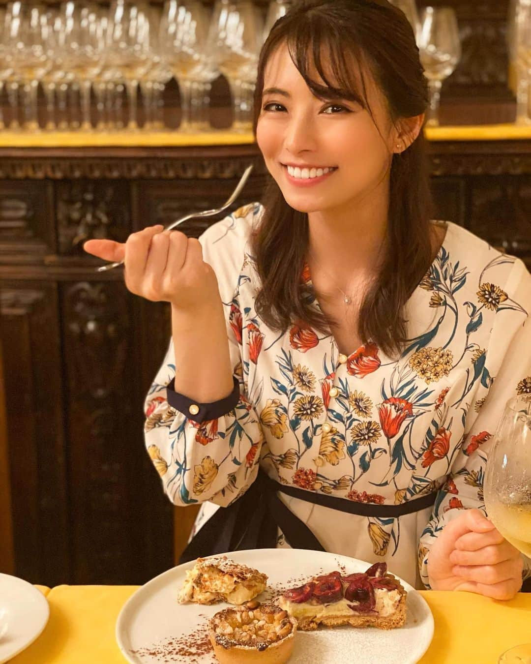 橘沙奈さんのインスタグラム写真 - (橘沙奈Instagram)「* 久々に外でイタリアンを頂きました🍝✨ * * 最後のデザート選べるんだけど、 私だけ3個🍰笑 好きな物ばかりで選べなくて、 これでも選んだ方( ´•ᴗ•ก)💦 よく食べるので友達によく驚かれます😅 * * * * * * * * * #食べてる時が一番幸せ #甘党 #イタリアン #デザート #スイーツ #ケーキ #タルト #グルメ #グルメスタグラム #foodstagram #sweets #cake」6月18日 19時08分 - an.an.0706