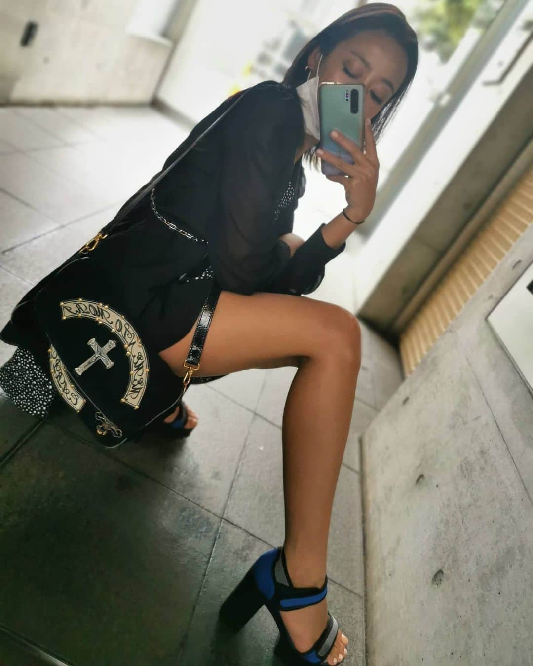 脇田恵子のインスタグラム：「いつかの🥺 このカバン7年くらい使っておる🥴 長く付き合えることだけでいいなあほんとに🤔」